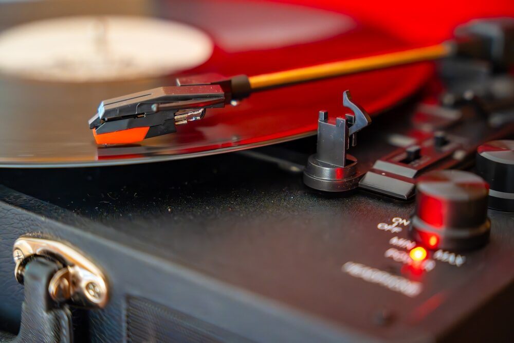 Ascolto di musica in un locale dedicato