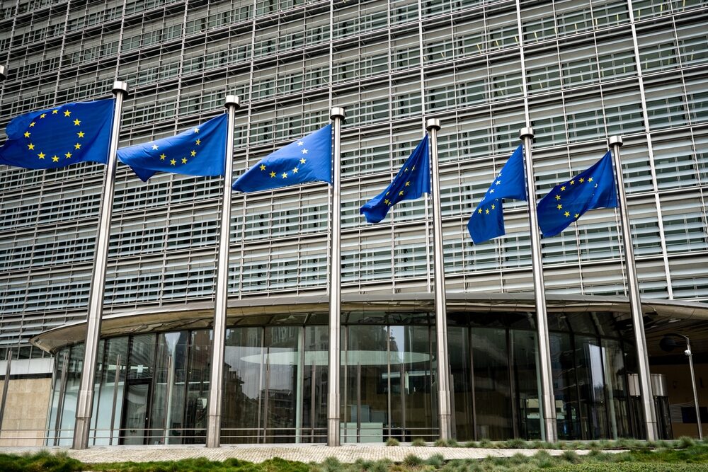 Cartello tra produttori di additivi edili: la Commissione Ue lancia accuse gravi