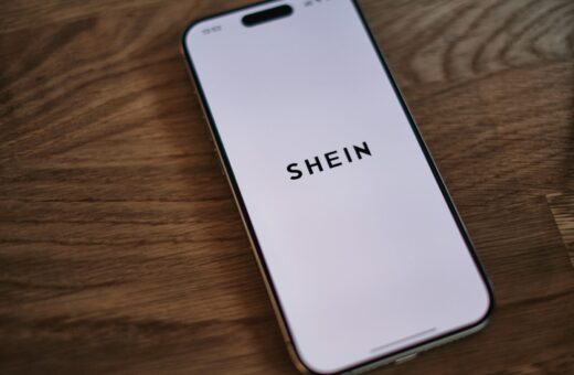 Debutto di Shein alla Borsa di Hong Kong