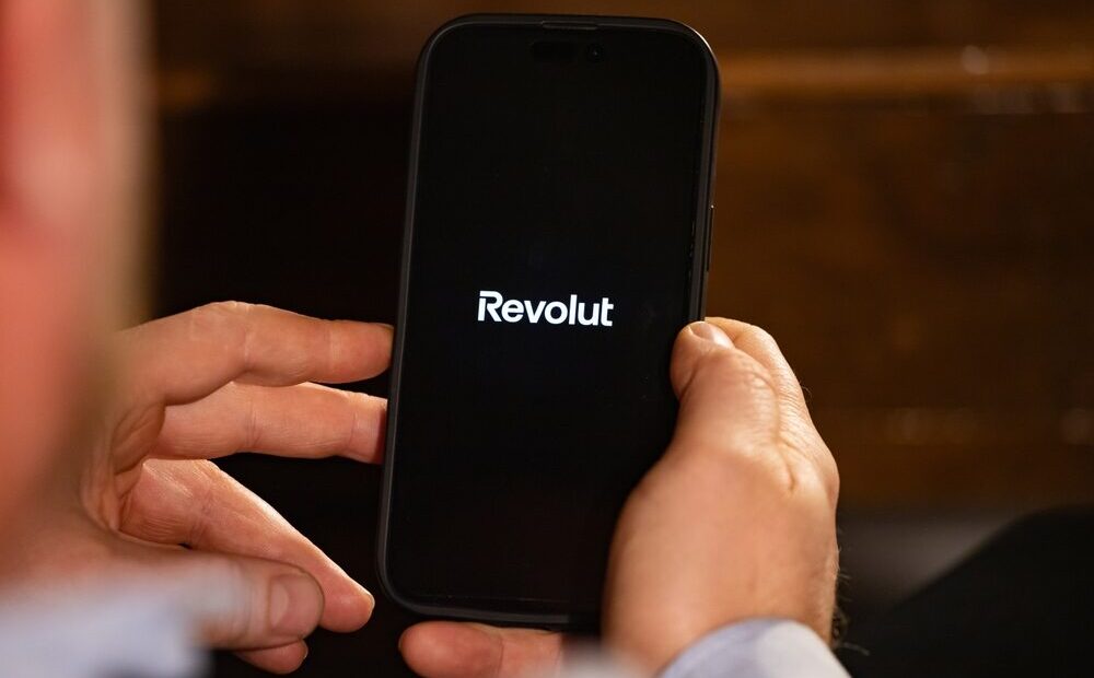 Rivolut Pay with Smile