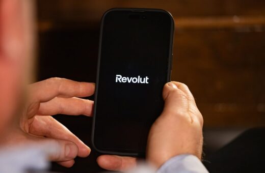 Rivolut Pay with Smile