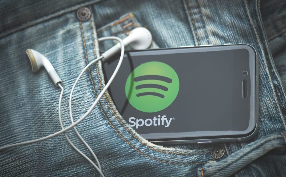 Espansione programma partner Spotify per podcast